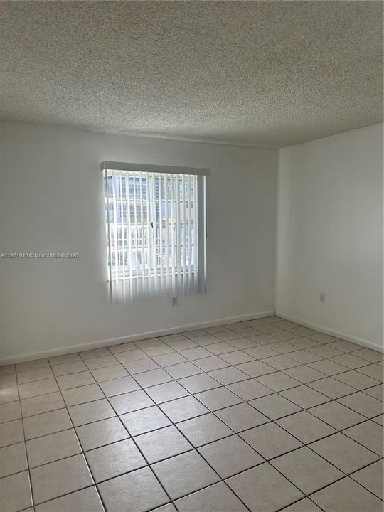 Recently Rented: $1,600 (1 beds, 1 baths, 490 Square Feet)