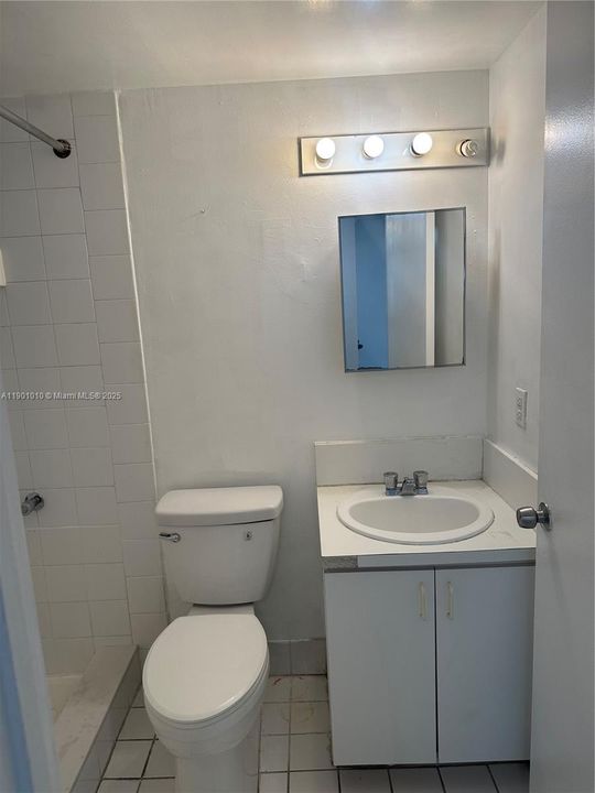 Recently Rented: $1,600 (1 beds, 1 baths, 490 Square Feet)