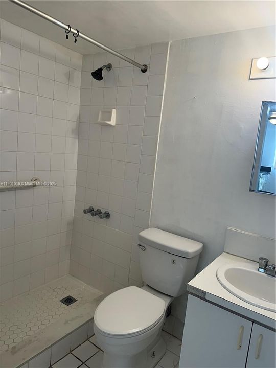 Recently Rented: $1,600 (1 beds, 1 baths, 490 Square Feet)