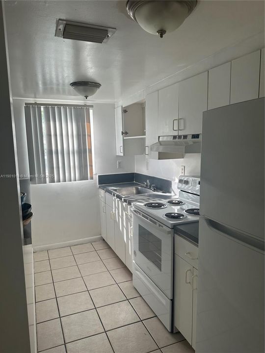Recently Rented: $1,600 (1 beds, 1 baths, 490 Square Feet)