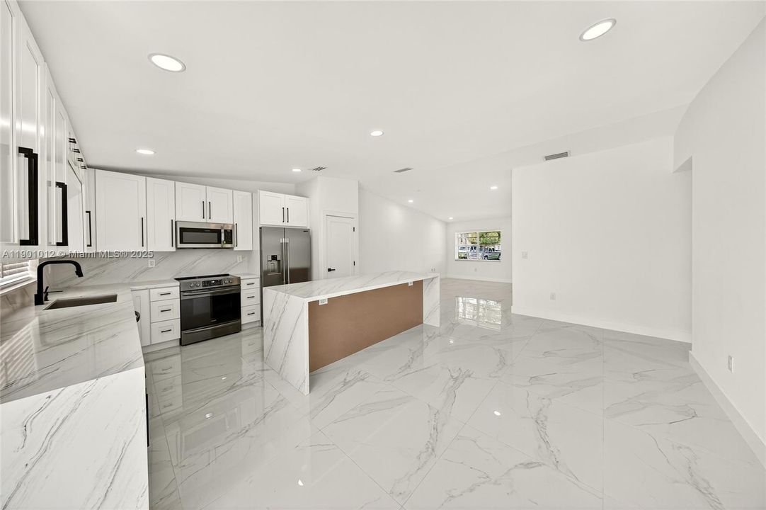 Active With Contract: $475,000 (3 beds, 2 baths, 1260 Square Feet)