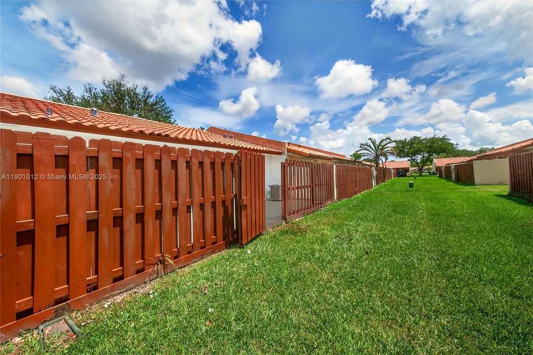 Active With Contract: $475,000 (3 beds, 2 baths, 1260 Square Feet)