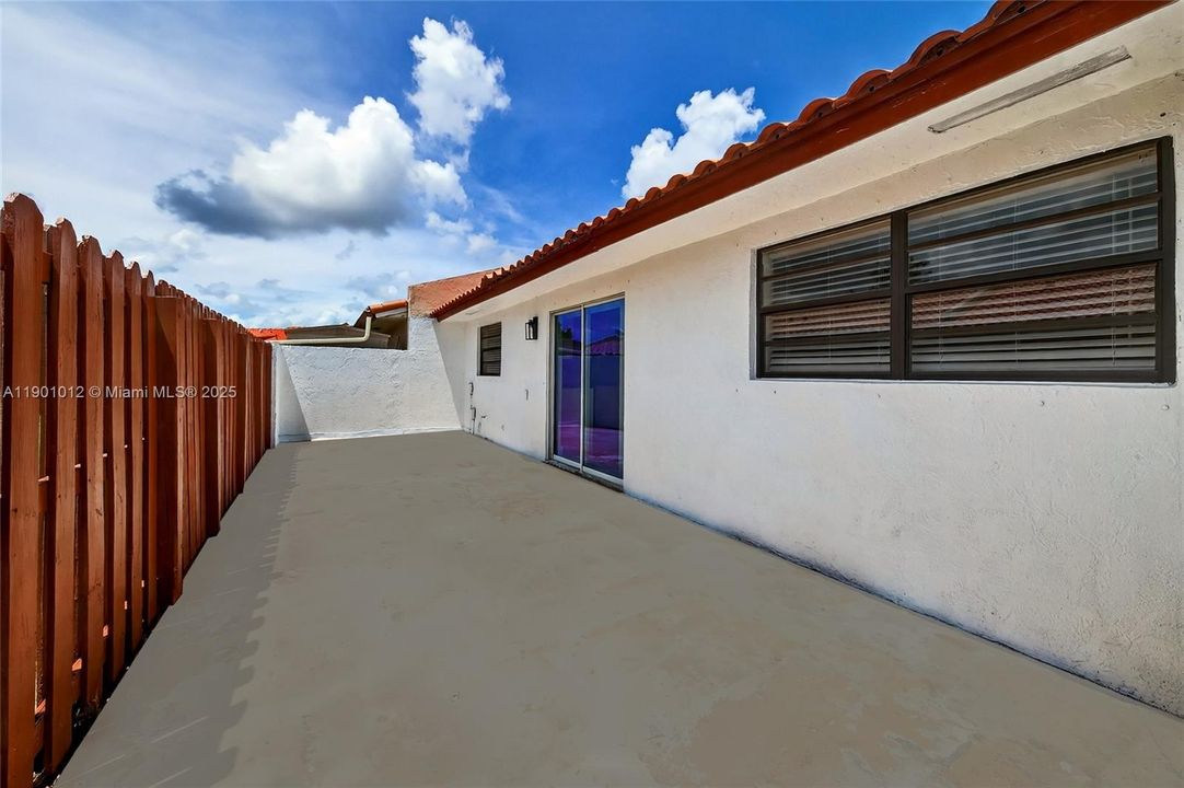 Active With Contract: $475,000 (3 beds, 2 baths, 1260 Square Feet)