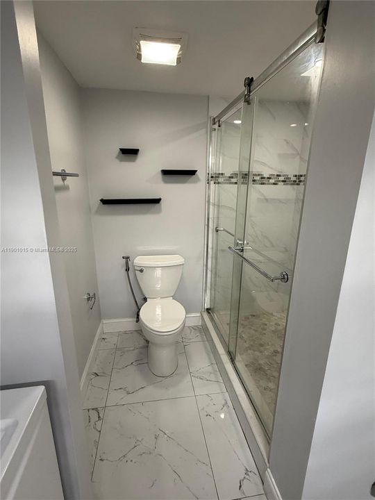 Recently Rented: $2,300 (2 beds, 1 baths, 828 Square Feet)