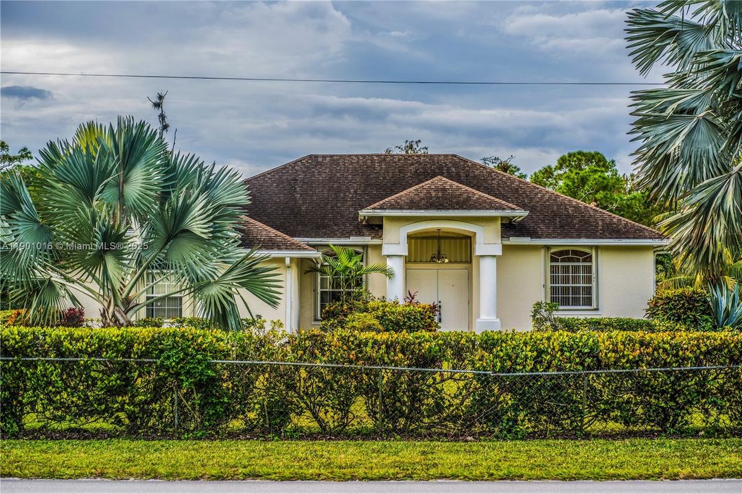 For Sale: $715,000 (4 beds, 3 baths, 2138 Square Feet)