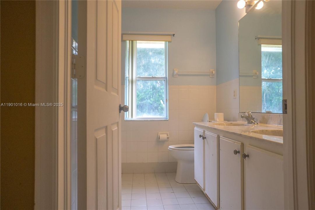 For Sale: $715,000 (4 beds, 3 baths, 2138 Square Feet)