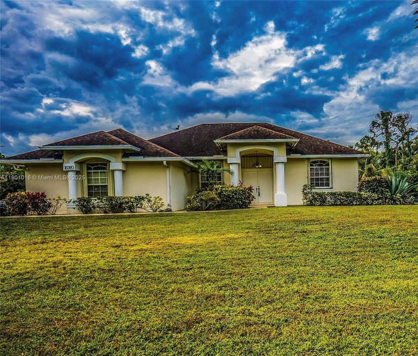 For Sale: $715,000 (4 beds, 3 baths, 2138 Square Feet)