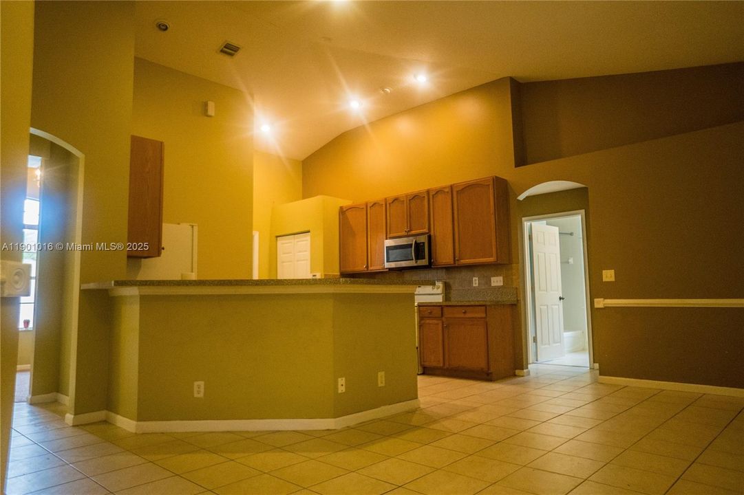 For Sale: $715,000 (4 beds, 3 baths, 2138 Square Feet)