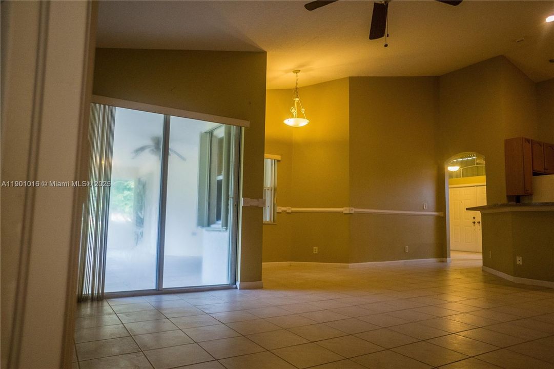 For Sale: $715,000 (4 beds, 3 baths, 2138 Square Feet)