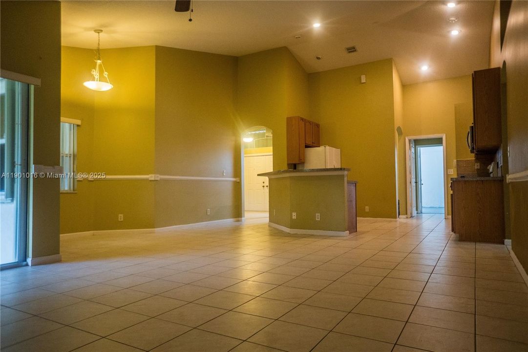 For Sale: $715,000 (4 beds, 3 baths, 2138 Square Feet)