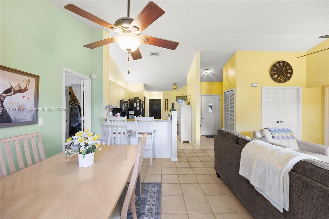 Recently Sold: $399,999 (3 beds, 2 baths, 1614 Square Feet)