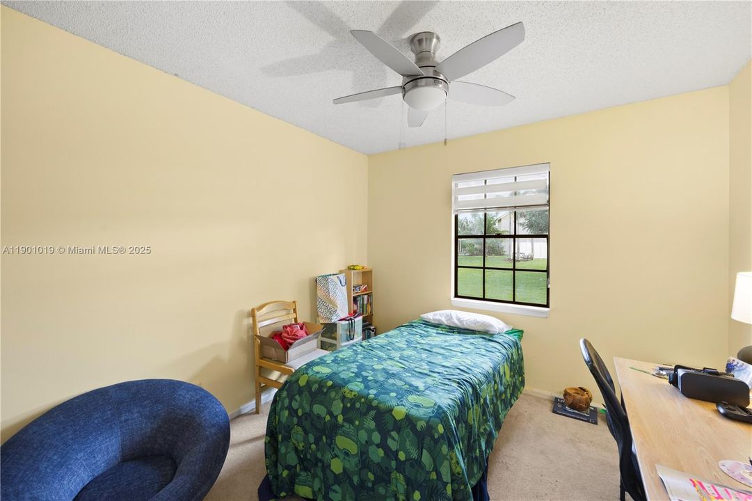 Recently Sold: $399,999 (3 beds, 2 baths, 1614 Square Feet)