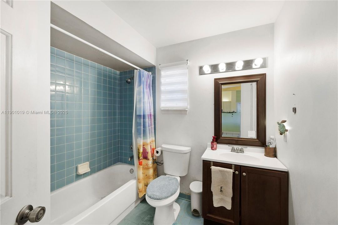 Recently Sold: $399,999 (3 beds, 2 baths, 1614 Square Feet)