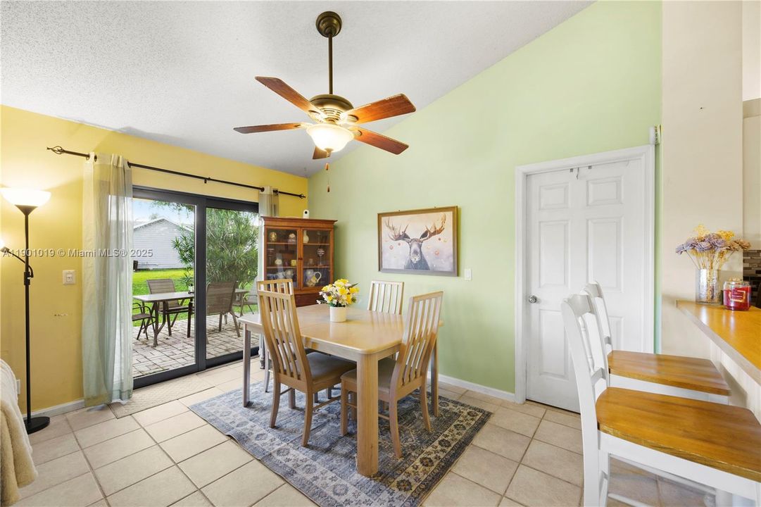 Recently Sold: $399,999 (3 beds, 2 baths, 1614 Square Feet)