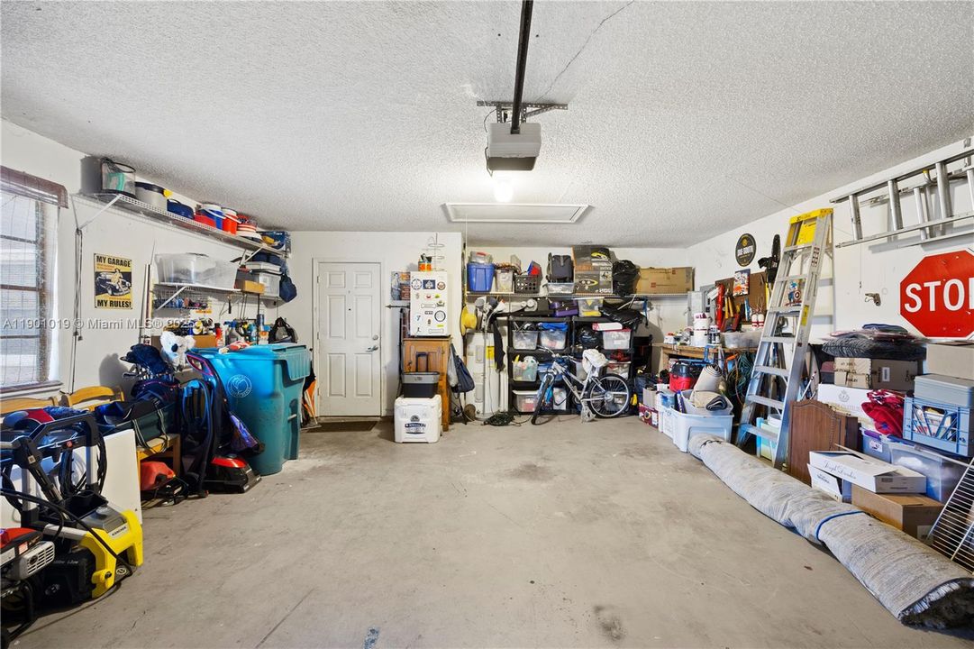 Recently Sold: $399,999 (3 beds, 2 baths, 1614 Square Feet)