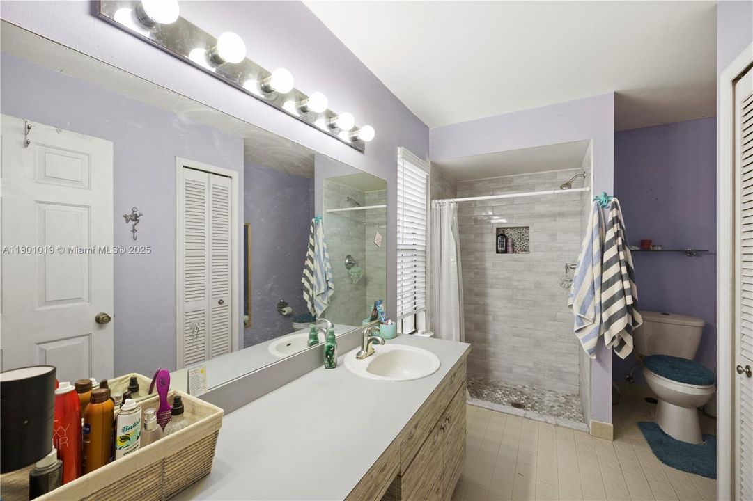 Recently Sold: $399,999 (3 beds, 2 baths, 1614 Square Feet)