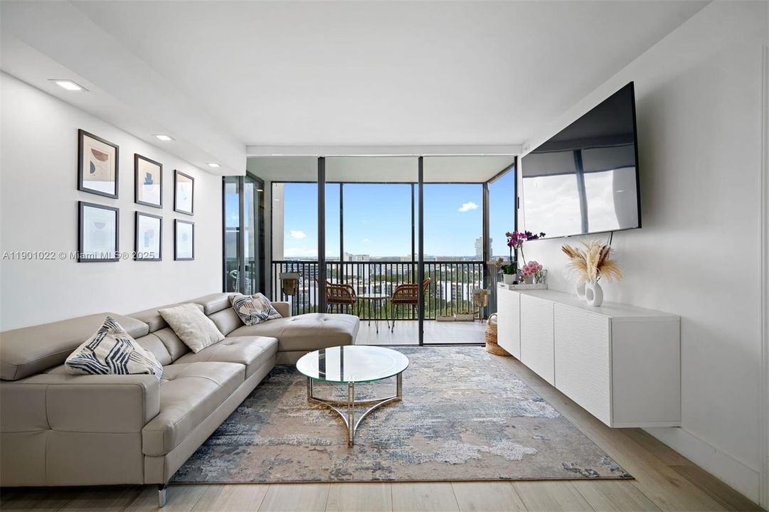 For Rent: $2,650 (2 beds, 2 baths, 1138 Square Feet)