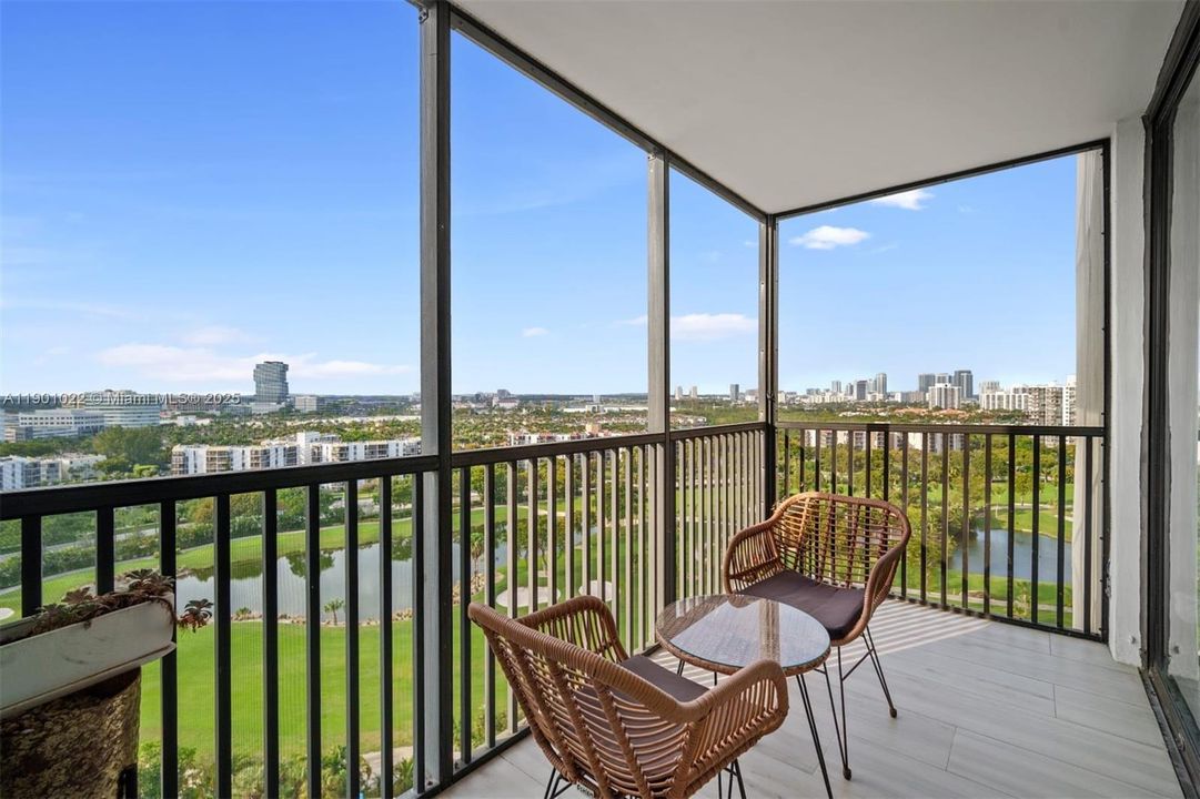 For Rent: $2,650 (2 beds, 2 baths, 1138 Square Feet)