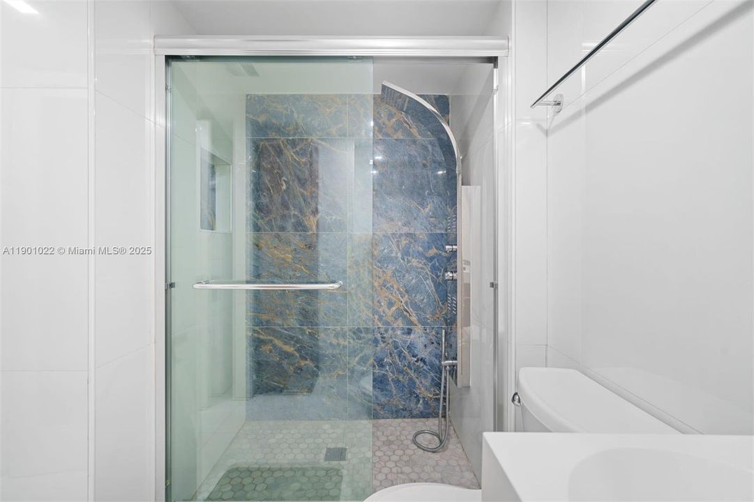 For Rent: $2,650 (2 beds, 2 baths, 1138 Square Feet)