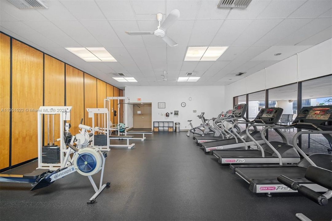 For Rent: $2,650 (2 beds, 2 baths, 1138 Square Feet)