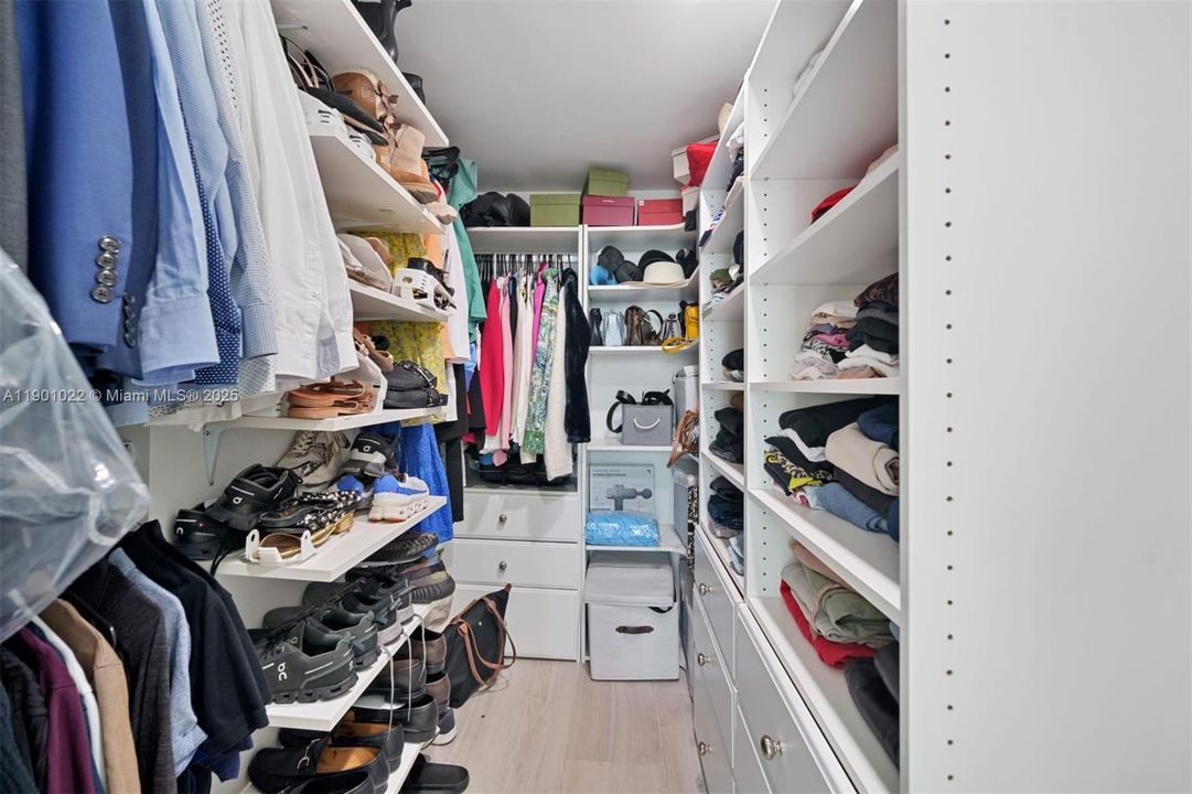 For Rent: $2,650 (2 beds, 2 baths, 1138 Square Feet)