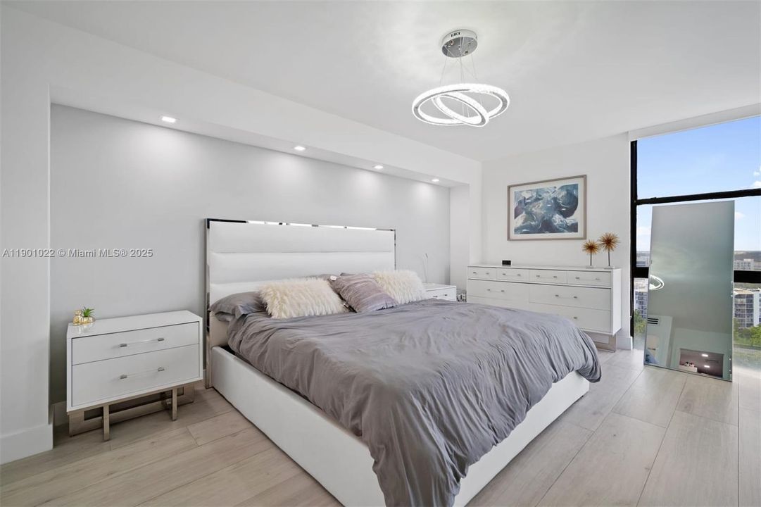 For Rent: $2,650 (2 beds, 2 baths, 1138 Square Feet)