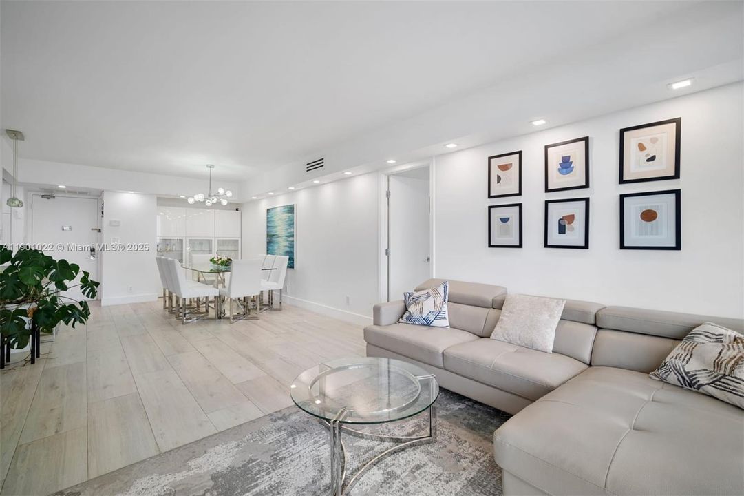 For Rent: $2,650 (2 beds, 2 baths, 1138 Square Feet)