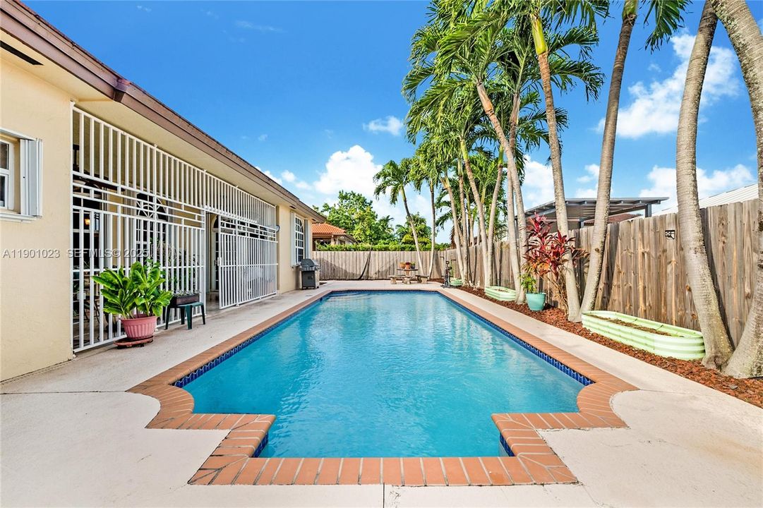 For Sale: $899,000 (4 beds, 2 baths, 2359 Square Feet)