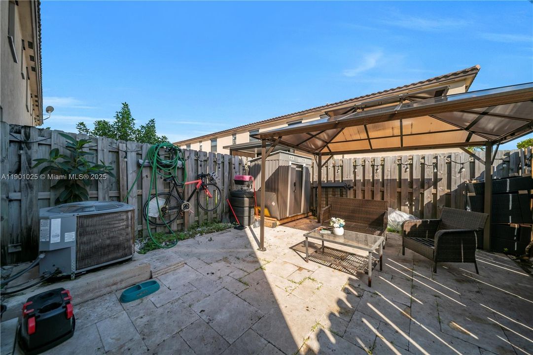 For Sale: $400,000 (3 beds, 3 baths, 1326 Square Feet)