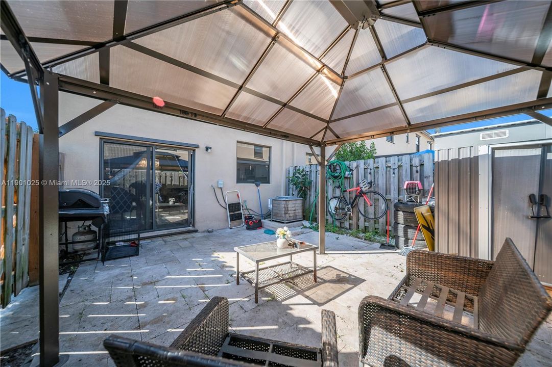 For Sale: $400,000 (3 beds, 3 baths, 1326 Square Feet)