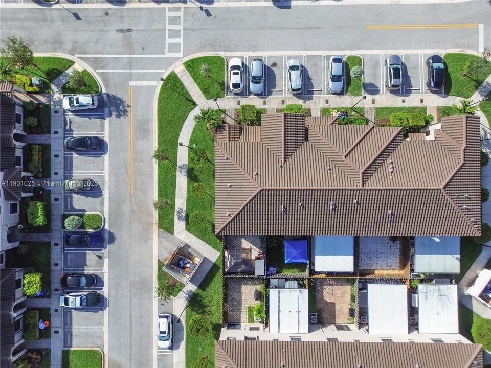 For Sale: $400,000 (3 beds, 3 baths, 1326 Square Feet)