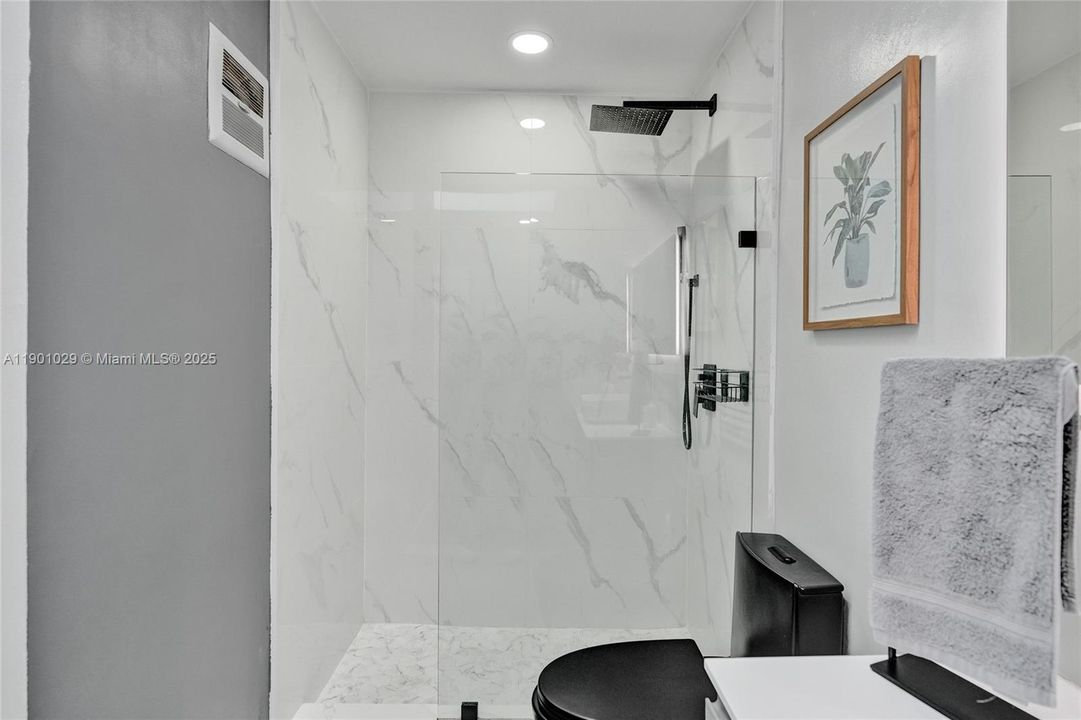 Под контрактом: $775,000 (4 спален, 2 ванн, 2385 Квадратных фут)