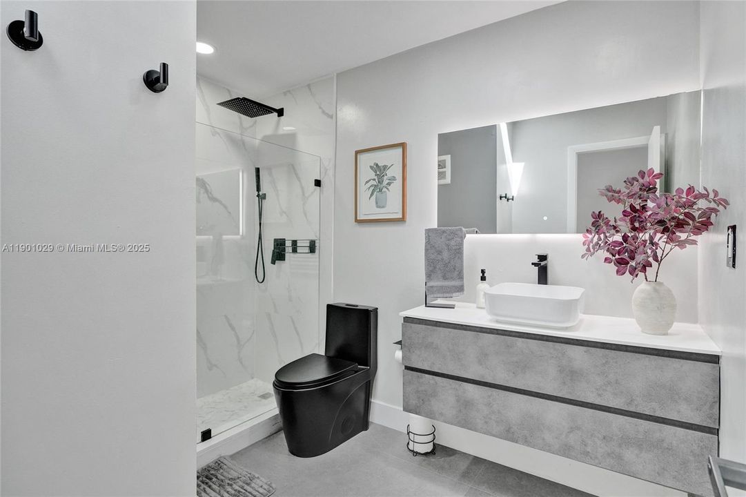 Под контрактом: $775,000 (4 спален, 2 ванн, 2385 Квадратных фут)