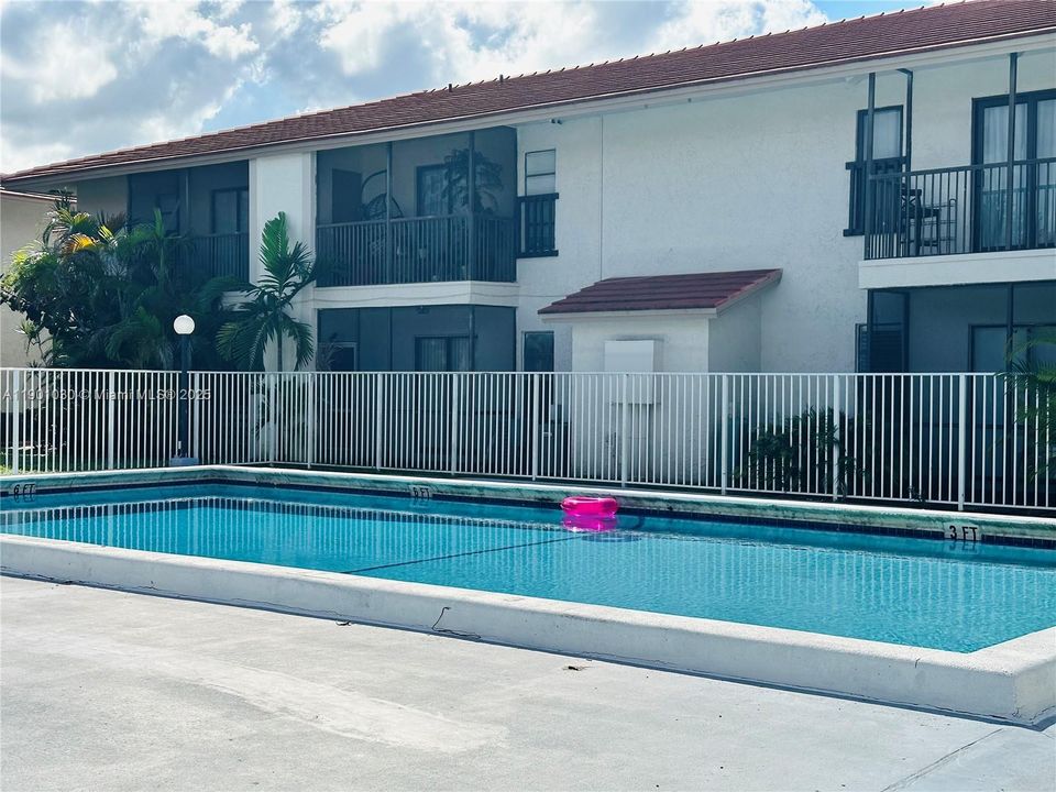 В аренду: $1,850 (2 спален, 2 ванн, 800 Квадратных фут)