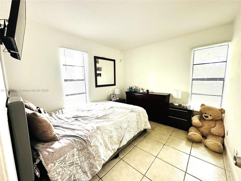 В аренду: $1,850 (2 спален, 2 ванн, 800 Квадратных фут)