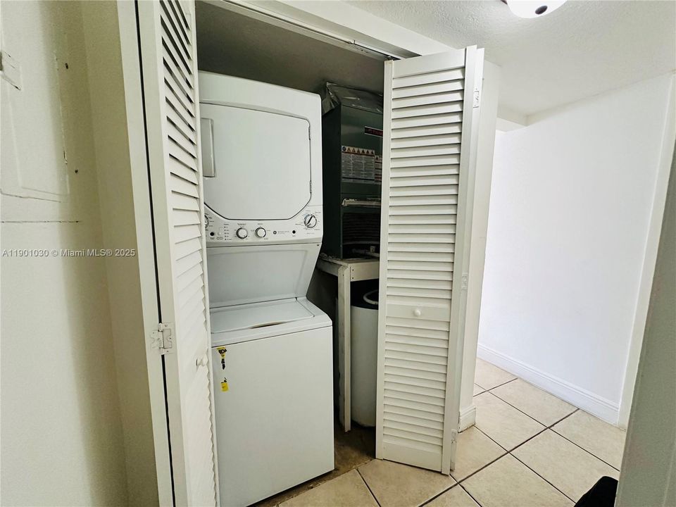В аренду: $1,850 (2 спален, 2 ванн, 800 Квадратных фут)