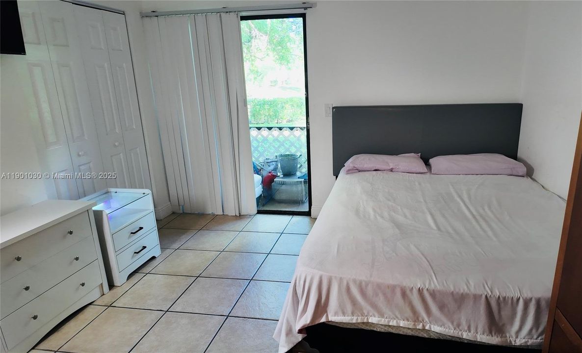 В аренду: $1,850 (2 спален, 2 ванн, 800 Квадратных фут)