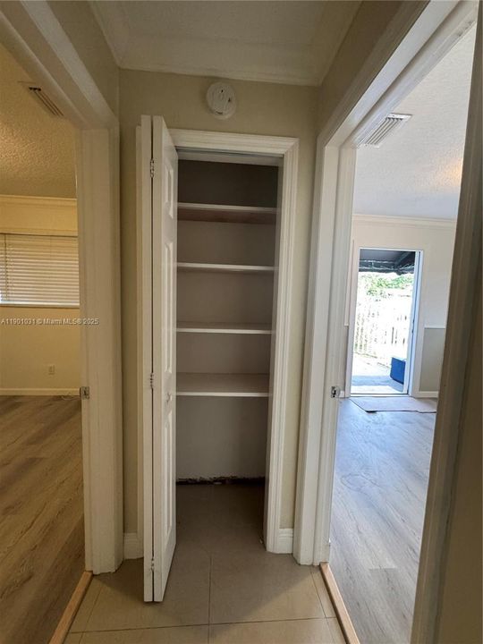 For Rent: $1,600 (1 beds, 1 baths, 1778 Square Feet)