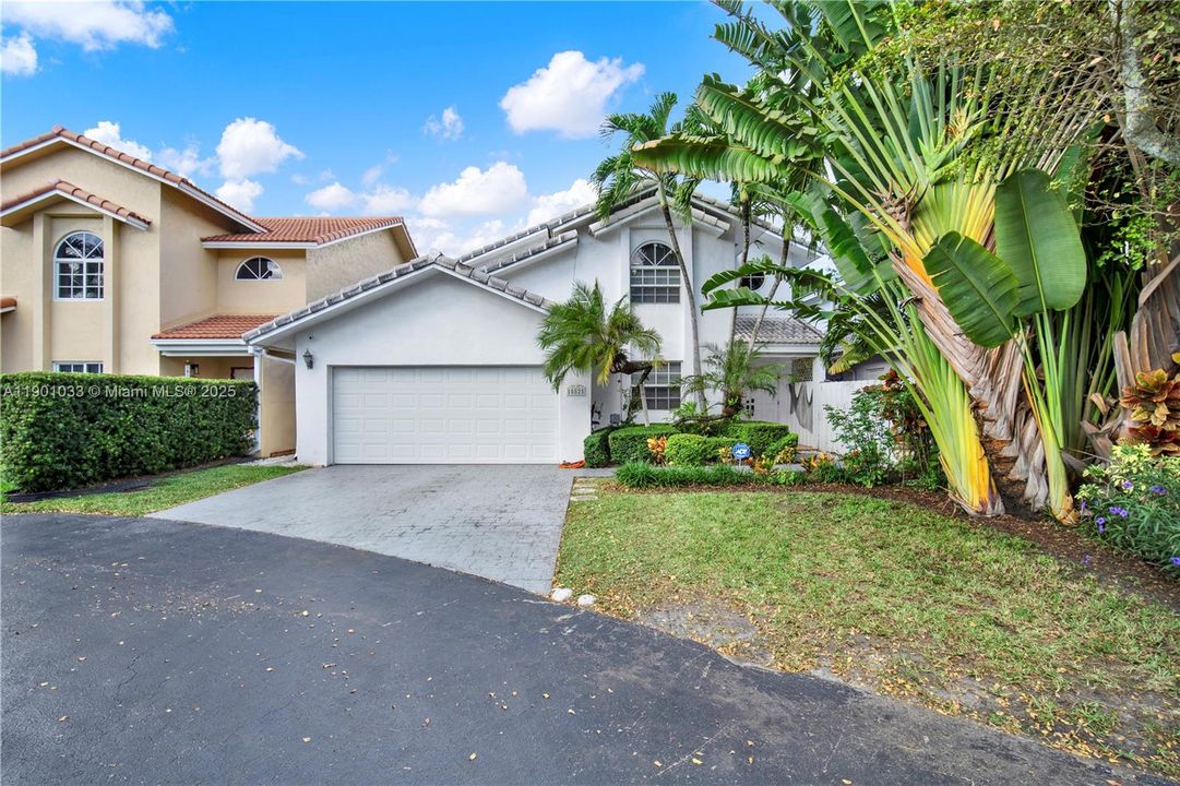 For Sale: $775,000 (4 beds, 3 baths, 2408 Square Feet)