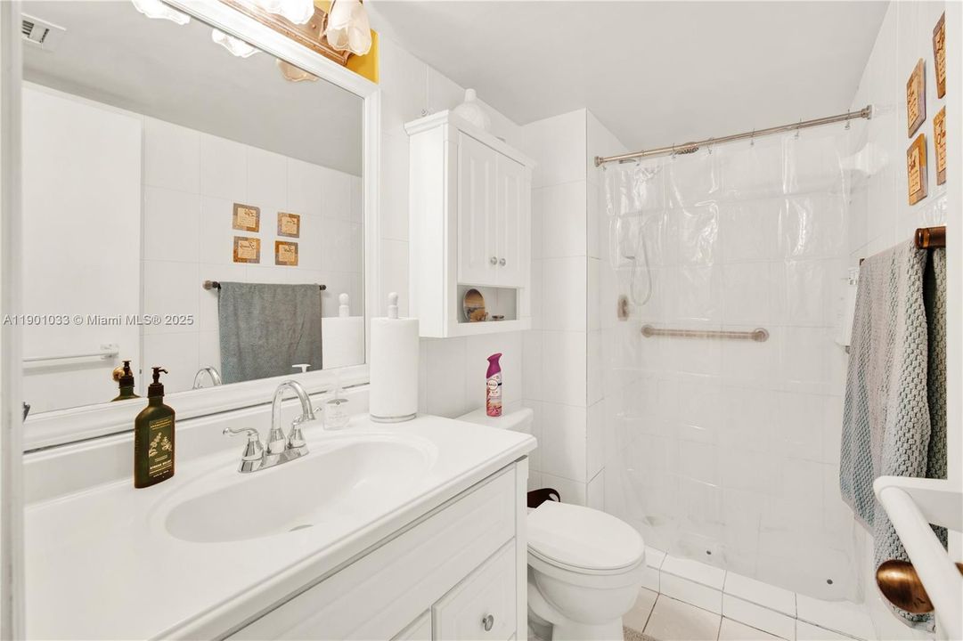 For Sale: $775,000 (4 beds, 3 baths, 2408 Square Feet)