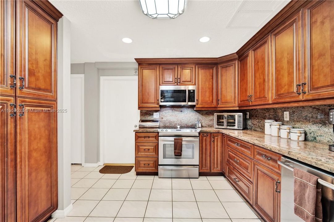 For Sale: $775,000 (4 beds, 3 baths, 2408 Square Feet)