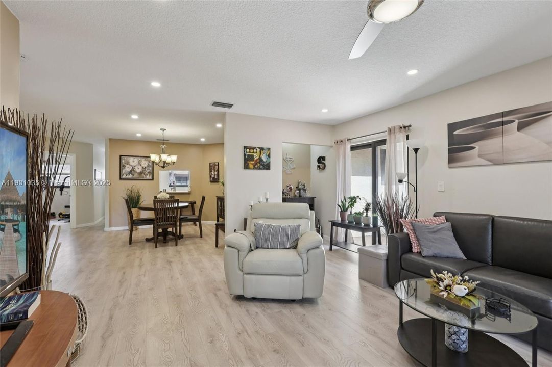 For Sale: $410,000 (2 beds, 2 baths, 1448 Square Feet)