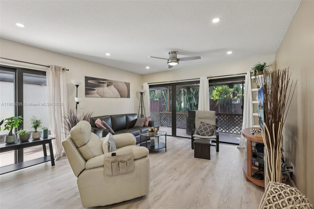 For Sale: $410,000 (2 beds, 2 baths, 1448 Square Feet)