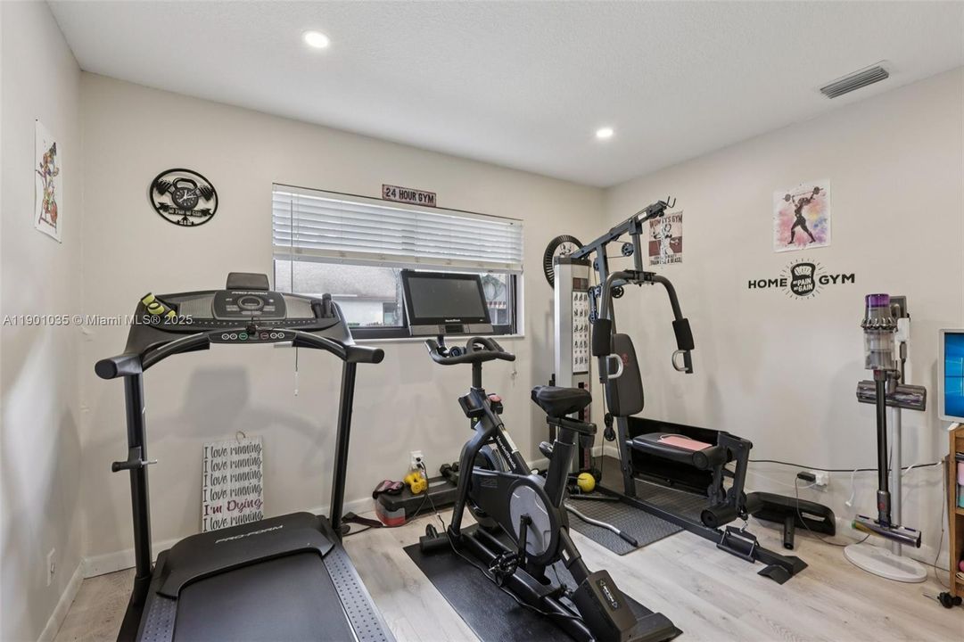 For Sale: $410,000 (2 beds, 2 baths, 1448 Square Feet)