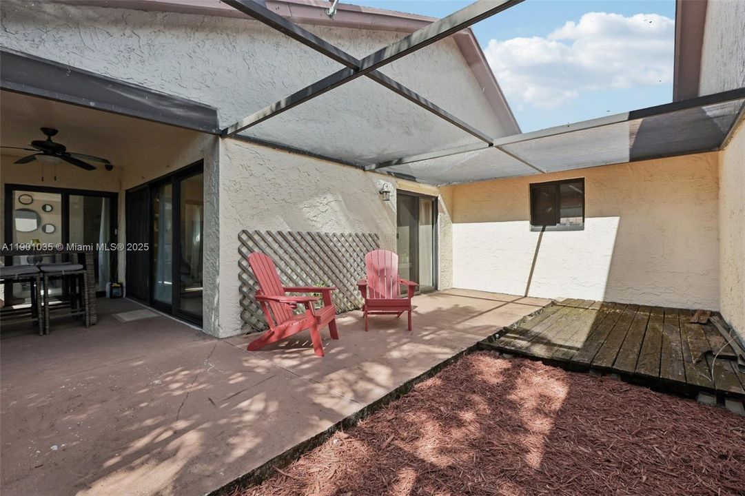 For Sale: $410,000 (2 beds, 2 baths, 1448 Square Feet)