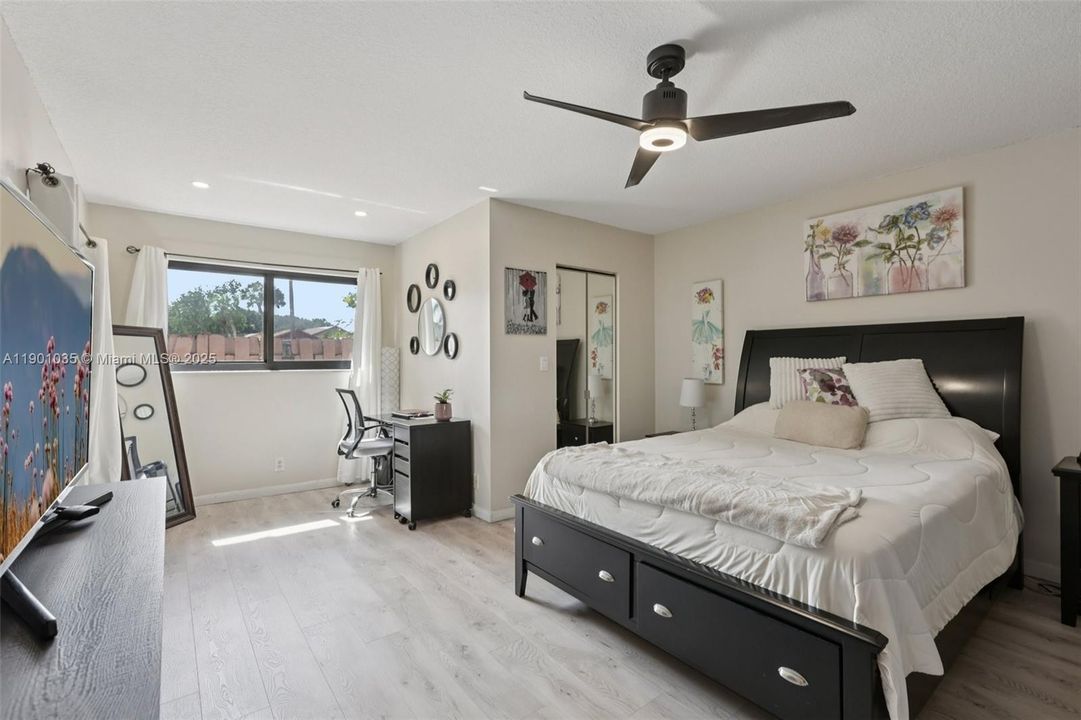 For Sale: $410,000 (2 beds, 2 baths, 1448 Square Feet)