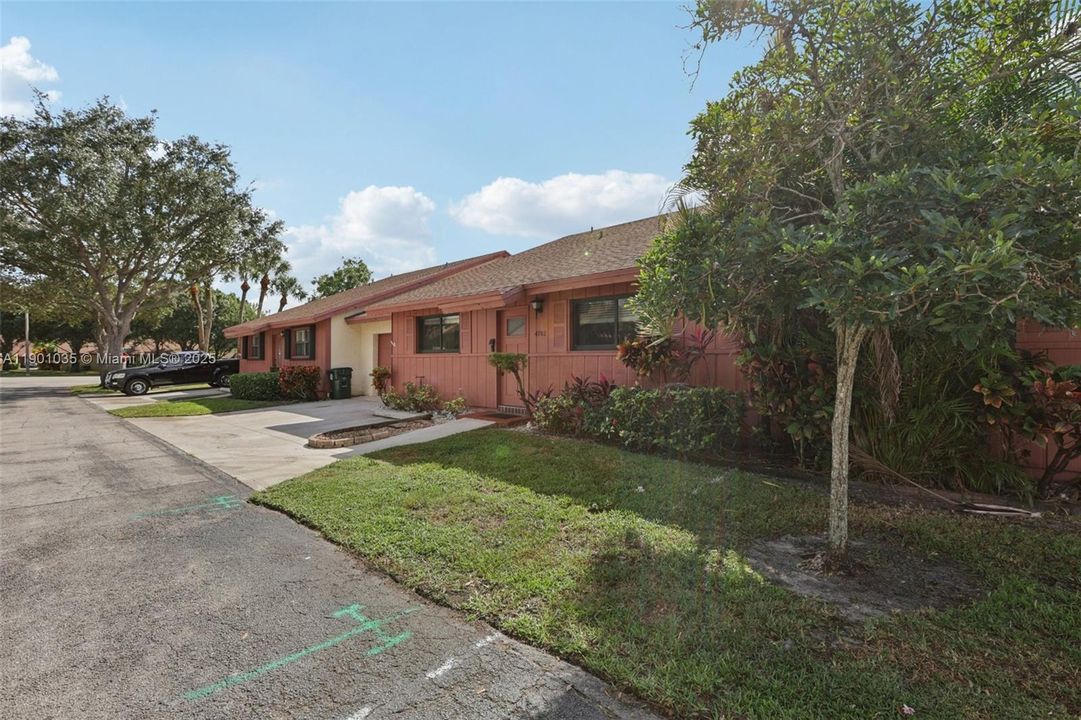 For Sale: $410,000 (2 beds, 2 baths, 1448 Square Feet)