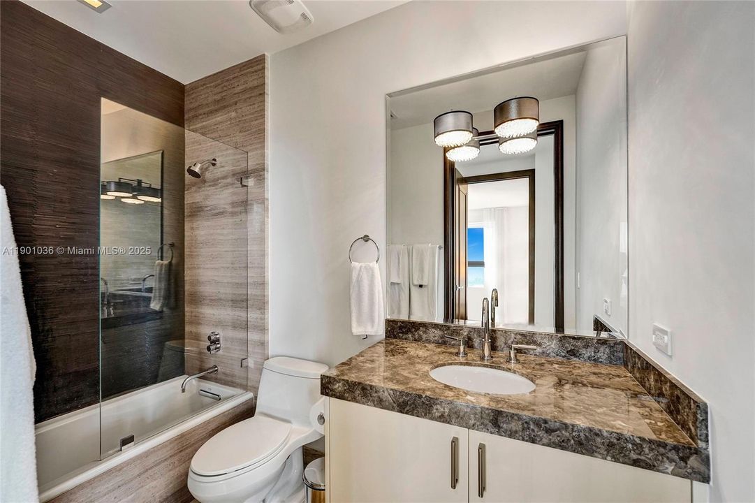 For Rent: $39,900 (4 beds, 6 baths, 4609 Square Feet)