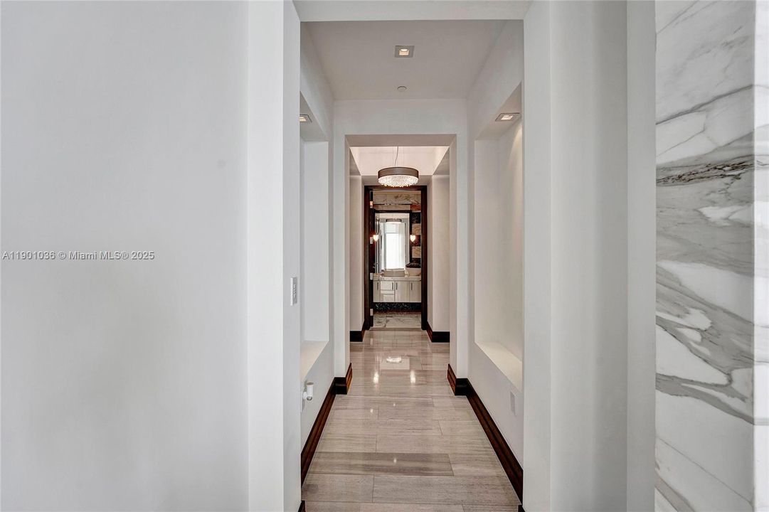 For Rent: $39,900 (4 beds, 6 baths, 4609 Square Feet)