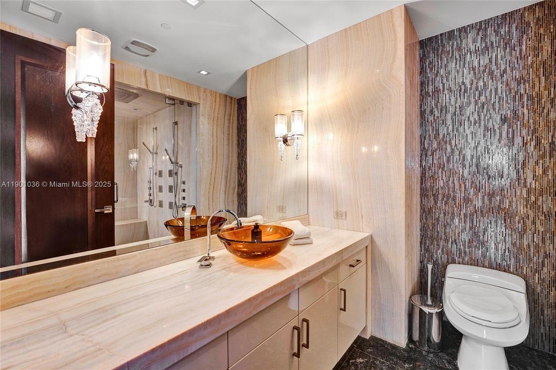 For Rent: $39,900 (4 beds, 6 baths, 4609 Square Feet)